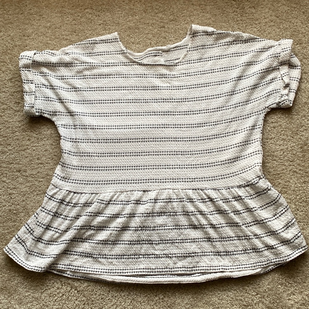 Textured babydoll shirt, size medium